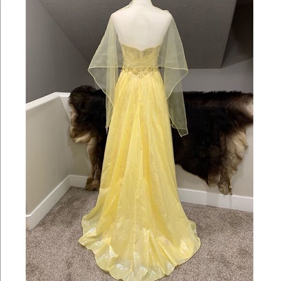 Beautiful Princess Style Strapless Beads & Glitter Party Dress With Shawl - Picture 8 of 16